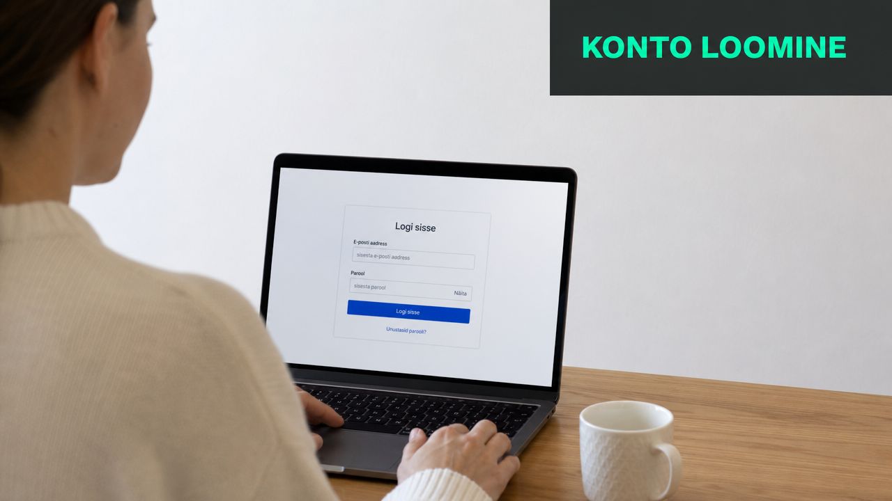Naine istub laua taga sülearvutiga ja siseneb Elektrum Eesti iseteeninduskeskkonda, kasutades e-posti aadressi ning parooli.